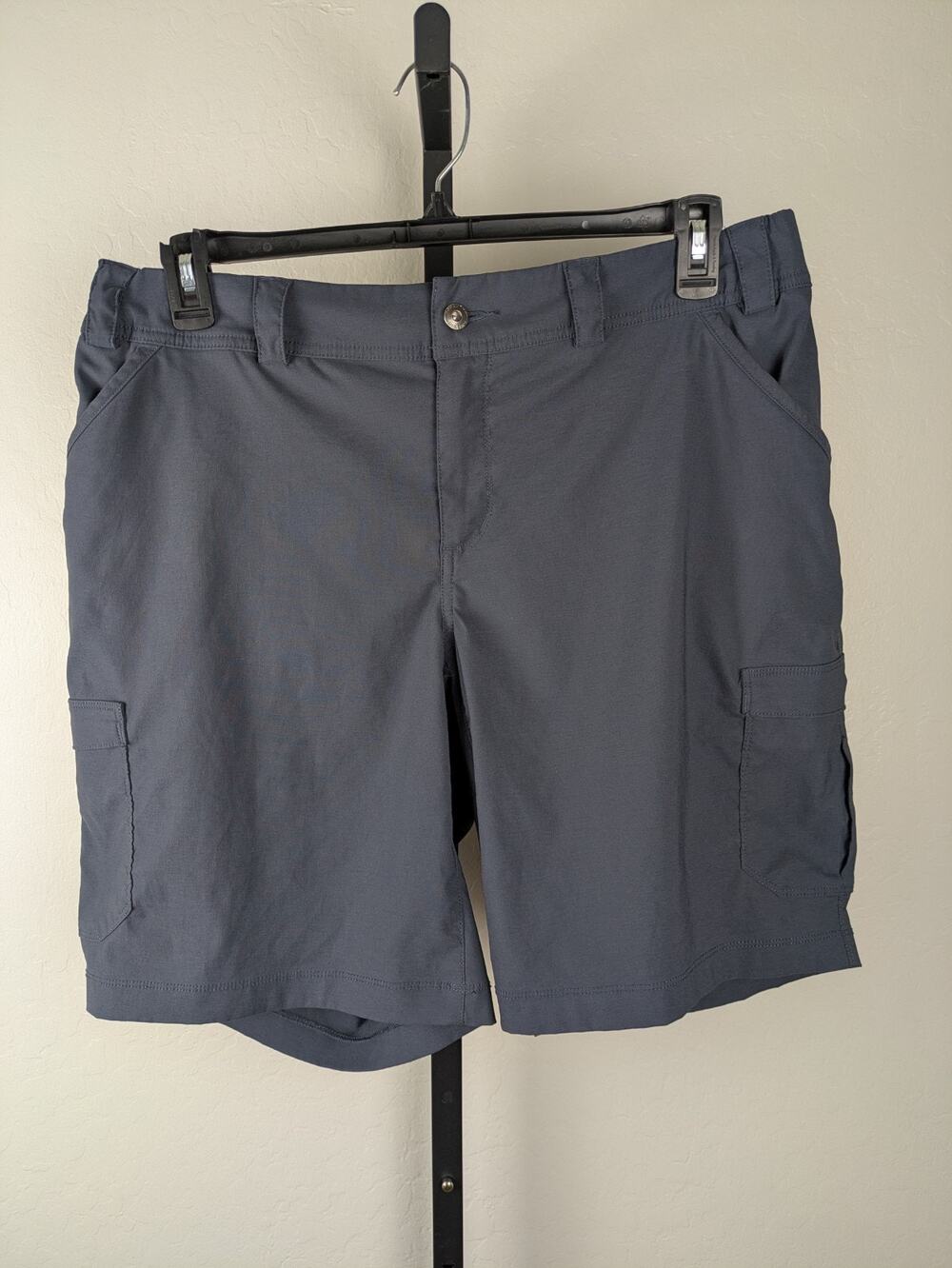 Duluth Trading Co Dry on the Fly Cargo Shorts 10" UPF 50 Moisture Wicking